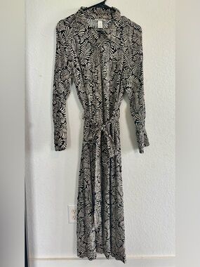 H&M Black and Cream Leaf-Print Maxi Wrap Dress